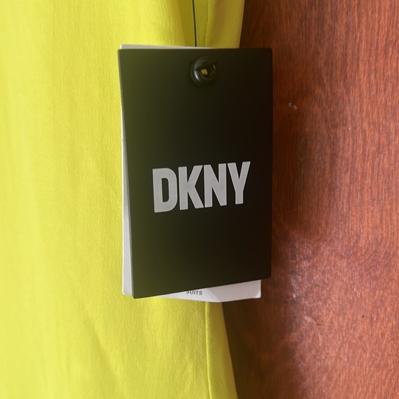 BNWT- DKNY bright yellow top with shoulder pads - small - Picture 2 of 6